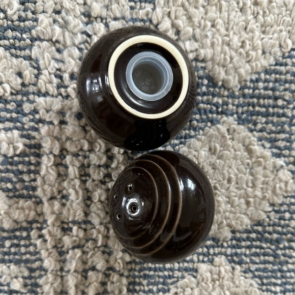Vintage Dark Brown Ceramic Salt and Pepper Shaker Set - Picture 6 of 16